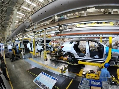 세계 1위! 중국의 연간 신에너지 자동차 생산량이 1,000만 대를 초과했습니다.